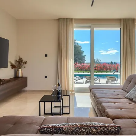 Modern Gloria With Pool In Vabriga Villa