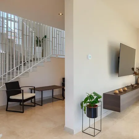 فيلة Modern Gloria With Pool In Vabriga