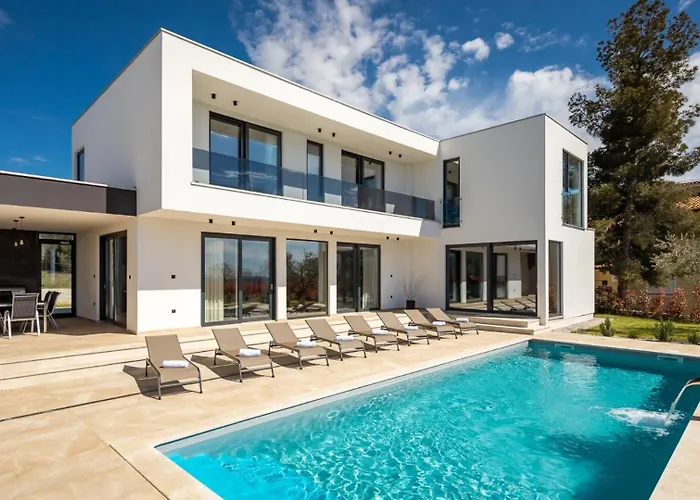 Modern Gloria With Pool In Vabriga Βίλα *