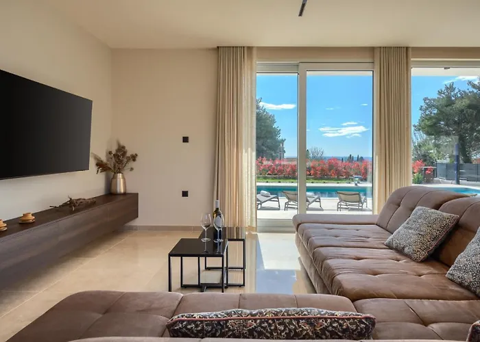 Modern Gloria With Pool In Vabriga Βίλα