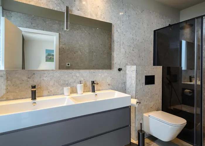 Modern Gloria With Pool In Vabriga