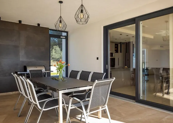 Modern Gloria With Pool In Vabriga Βίλα Tar-Vabriga