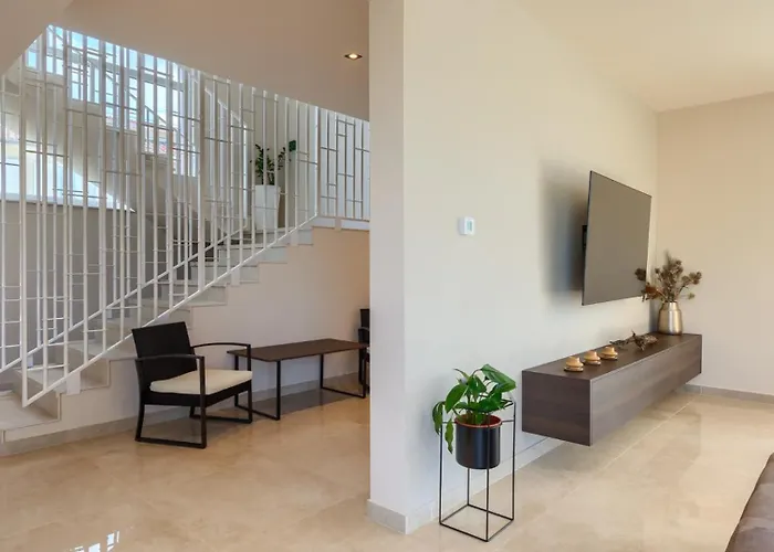 Βίλα Modern Gloria With Pool In Vabriga