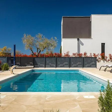 Modern Gloria With Pool In Vabriga Tar-Vabriga