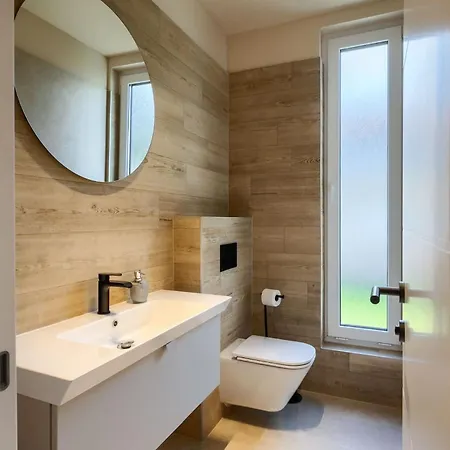 Modern Gloria With Pool In Vabriga