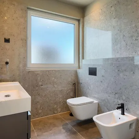 Modern Gloria With Pool In Vabriga *