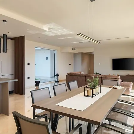 Villa Modern Gloria With Pool In Vabriga