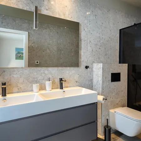 Modern Gloria With Pool In Vabriga