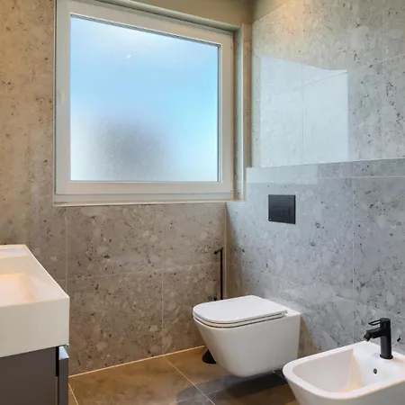 Modern Gloria With Pool In Vabriga