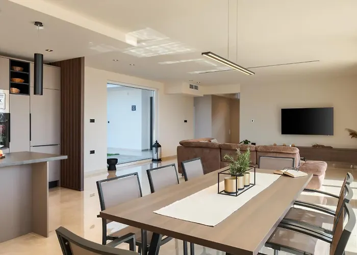 Modern Gloria With Pool In Vabriga *