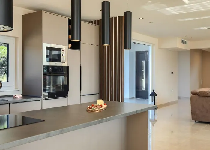 Modern Gloria With Pool In Vabriga