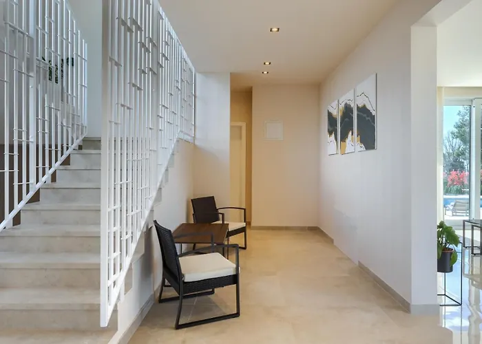 Modern Gloria With Pool In Vabriga